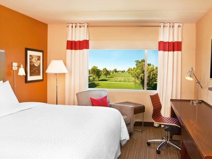 Four Points By Sheraton At Phoenix Mesa Gateway Airport Exterior foto